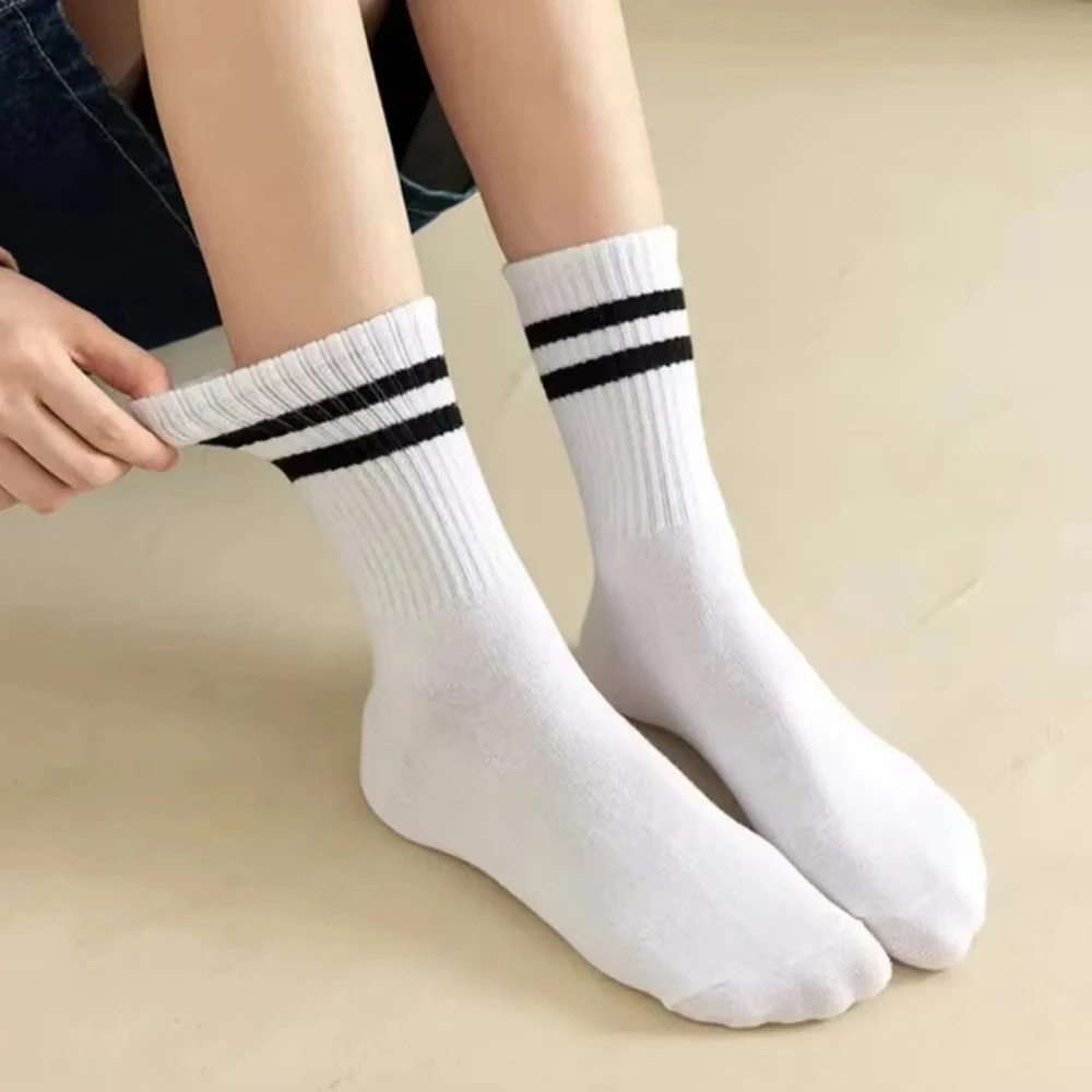 Женские носки средней длины, однотонные, осенне-зимние, дышащие, удобные, спортивные, впитывающие пот, мужские и женские носки 1/3/6/20 пар
Женские носки средней длины, однотонные, осенне-зимние, дышащие, удобные, спортивные, впитывающие пот, мужские и женские носки 1/3/6/20 пар