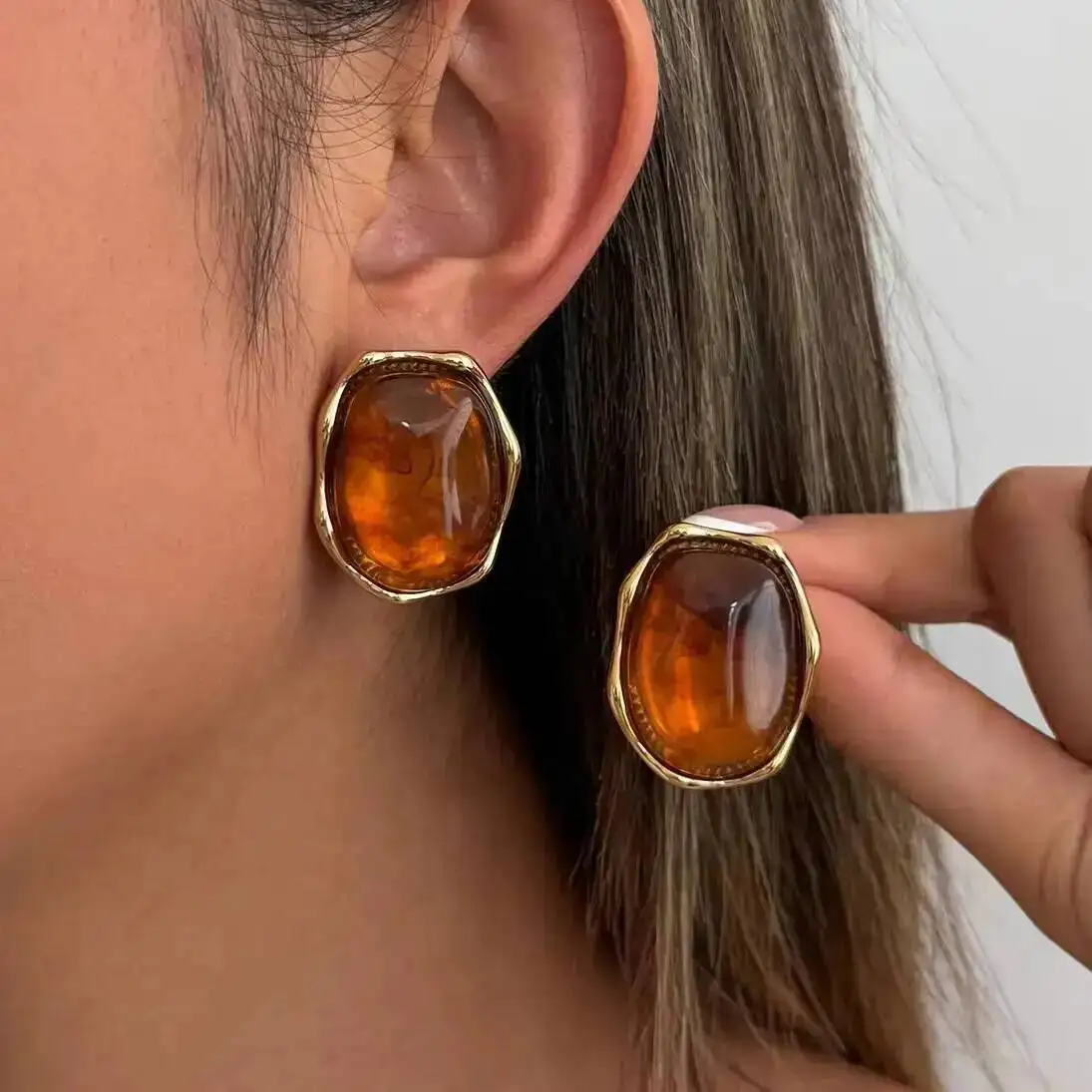 IngeSight.Z Exquisite Vintage Inlaid Resin Stud Earrings 18K Gold Plated Stainless Steel Irregular Earrings Non fading Jewelry
IngeSight.Z Exquisite Vintage Inlaid Resin Stud Earrings 18K Gold Plated Stainless Steel Irregular Earrings Non fading Jewelry
