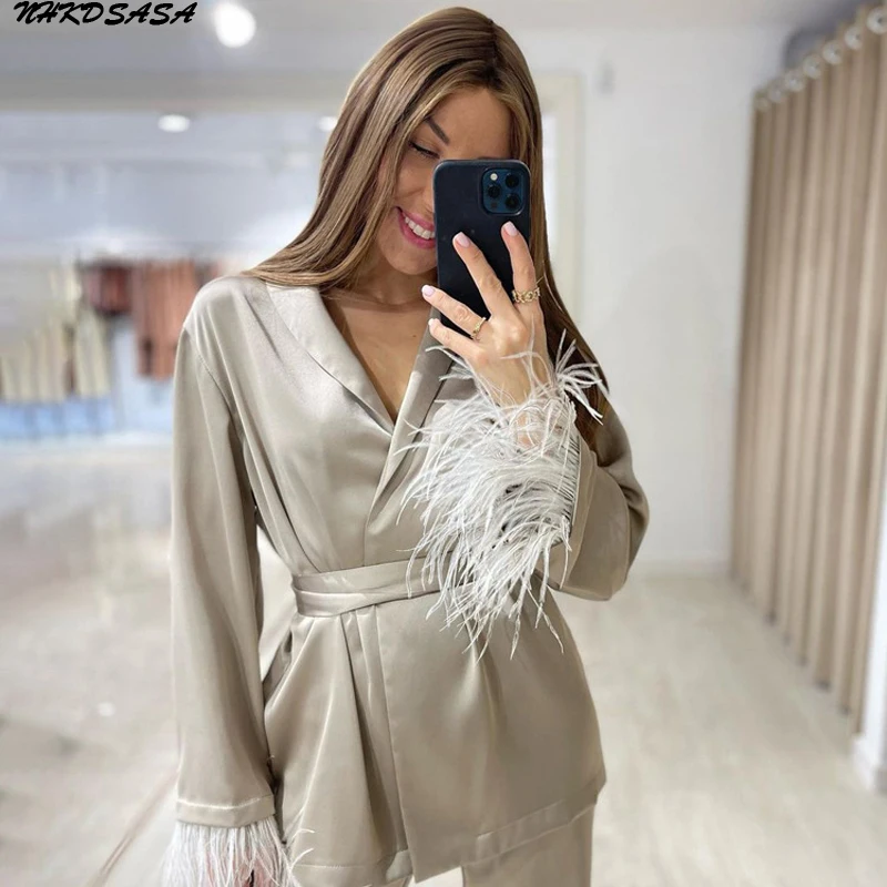 Causal Loose Home Suit Autumn Fashion Khaki Satin Wide Pants Set Elegant Long Sleeve Lace-up Robes Two Piece Set Womens Outfits
Causal Loose Home Suit Autumn Fashion Khaki Satin Wide Pants Set Elegant Long Sleeve Lace-up Robes Two Piece Set Womens Outfits