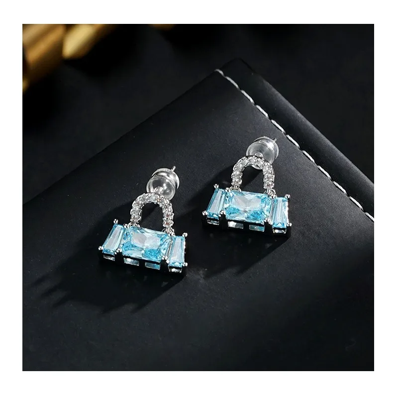 New Summer Small Fresh Super Flash Bag Earrings Temperament Fashion Light Luxury Earrings Earrings
New Summer Small Fresh Super Flash Bag Earrings Temperament Fashion Light Luxury Earrings Earrings
