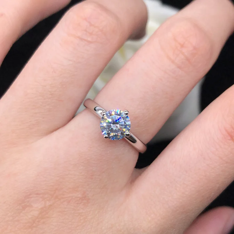 PT950Platinum women's ring with four claws and diamonds, simple and fashionable sapphire engagement and wedding ring
PT950Platinum women's ring with four claws and diamonds, simple and fashionable sapphire engagement and wedding ring