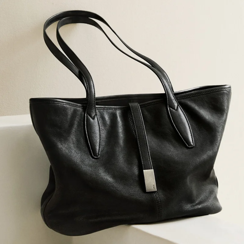 High-quality Retro Sheepskin Bags Women's Soft Leather Shoulder Bag With Clasp Luxury Large-capacity Leisure Commuter Tote Bag
High-quality Retro Sheepskin Bags Women's Soft Leather Shoulder Bag With Clasp Luxury Large-capacity Leisure Commuter Tote Bag