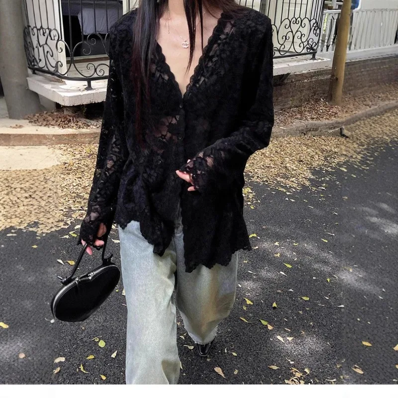 A New Long-sleeved Shirt for Women in Early Autumn Paired with Slimming Base Layer and High-end Sweet and Spicy Lace Cutout Top
A New Long-sleeved Shirt for Women in Early Autumn Paired with Slimming Base Layer and High-end Sweet and Spicy Lace Cutout Top