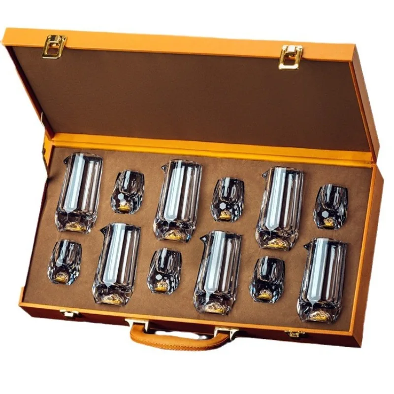 Набор для байцзю из хрусталя с золотой фольгой: стеклянный графин для вина, кувшин для вина, китайские фужеры для вина
Набор для байцзю из хрусталя с золотой фольгой: стеклянный графин для вина, кувшин для вина, китайские фужеры для вина