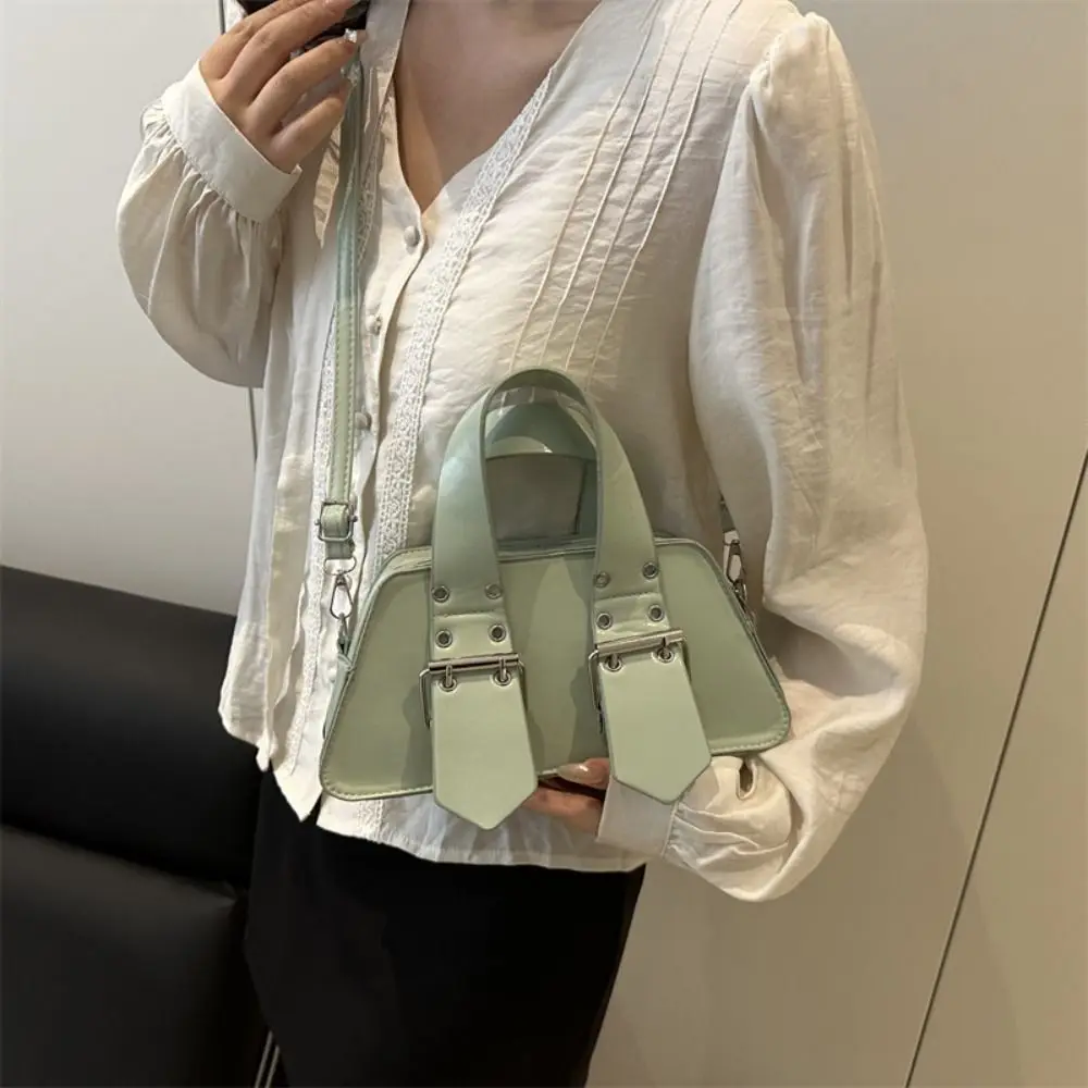 Модная дизайнерская сумка через плечо с пряжкой, роскошная сумка Y2K, винтажная готическая сумка из искусственной кожи для женщин
Модная дизайнерская сумка через плечо с пряжкой, роскошная сумка Y2K, винтажная готическая сумка из искусственной кожи для женщин