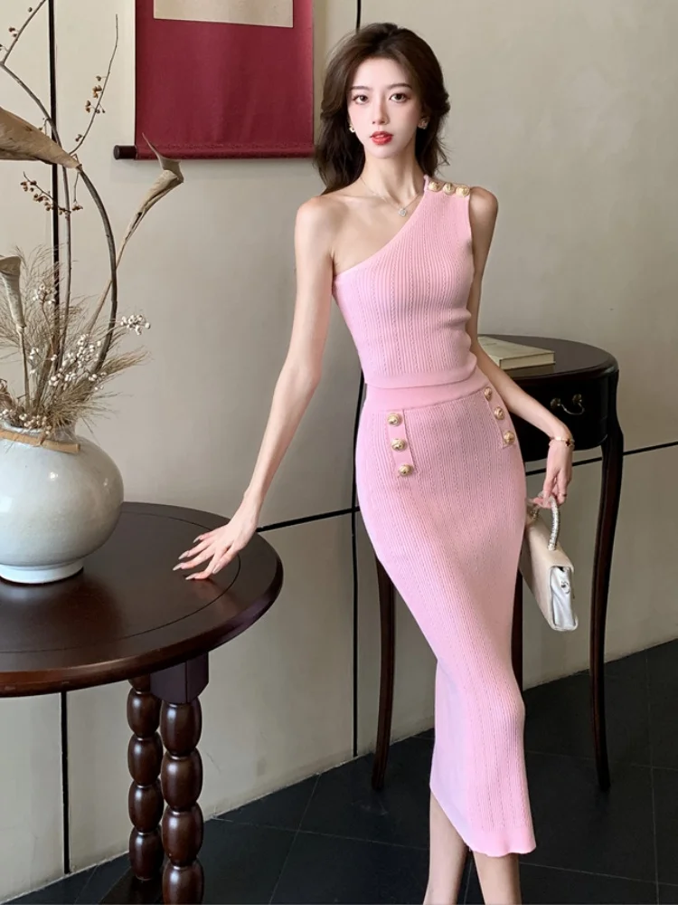 Romantic Sloping Shoulder Slimming Top Two-Piece Set Women's High Waist Summer Cherry Blossom Pink Gold Buckle 2 Piece Outfits
Romantic Sloping Shoulder Slimming Top Two-Piece Set Women's High Waist Summer Cherry Blossom Pink Gold Buckle 2 Piece Outfits