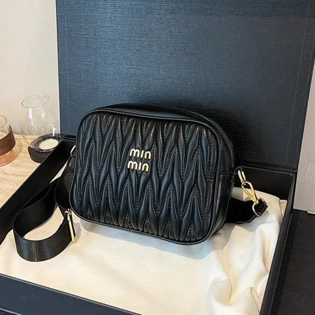 2025 Fashion Bowling Shoulder Bag | Chic & Lightweight Handbag | Versatile Tote for Women | Must-Have Accessory 
2025 Fashion Bowling Shoulder Bag | Chic & Lightweight Handbag | Versatile Tote for Women | Must-Have Accessory