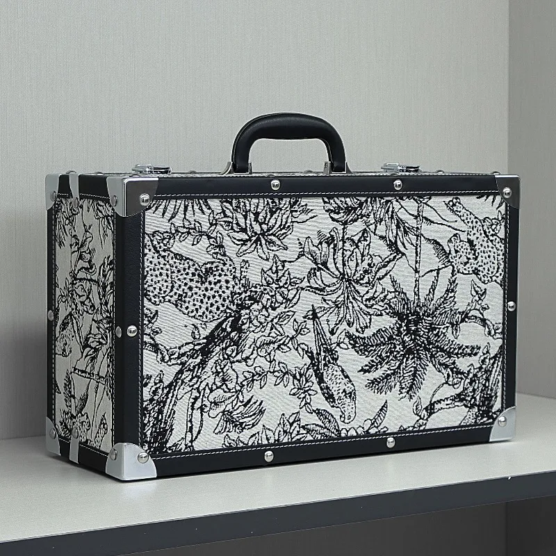 Кожаный ящик для хранения, большая вместительная коробка-органайзер для одежды, современные роскошные коробки для хранения с принтом, аксессуары для организации дома
Кожаный ящик для хранения, большая вместительная коробка-органайзер для одежды, современные роскошные коробки для хранения с принтом, аксессуары для организации дома