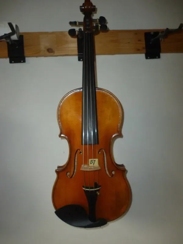 Master 4/4 violin Excellent handcraft, copy of Guarneri model 1742 ,1PC back , No. B7 
Master 4/4 violin Excellent handcraft, copy of Guarneri model 1742 ,1PC back , No. B7