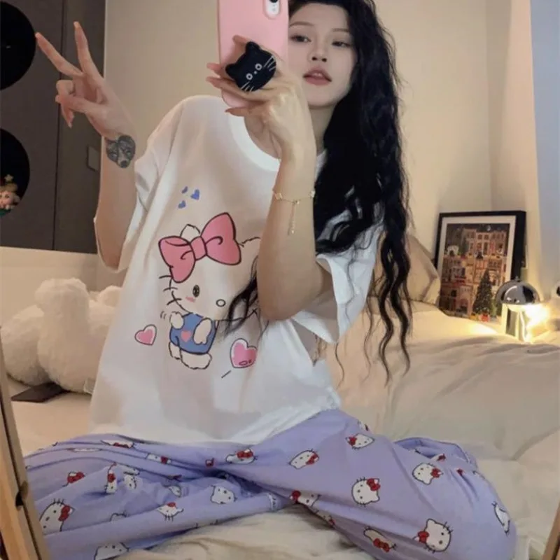Summer new white cute cartoon Hello Kitty pajamas women's short-sleeved trousers can be worn out loungewear two-piece set
Summer new white cute cartoon Hello Kitty pajamas women's short-sleeved trousers can be worn out loungewear two-piece set