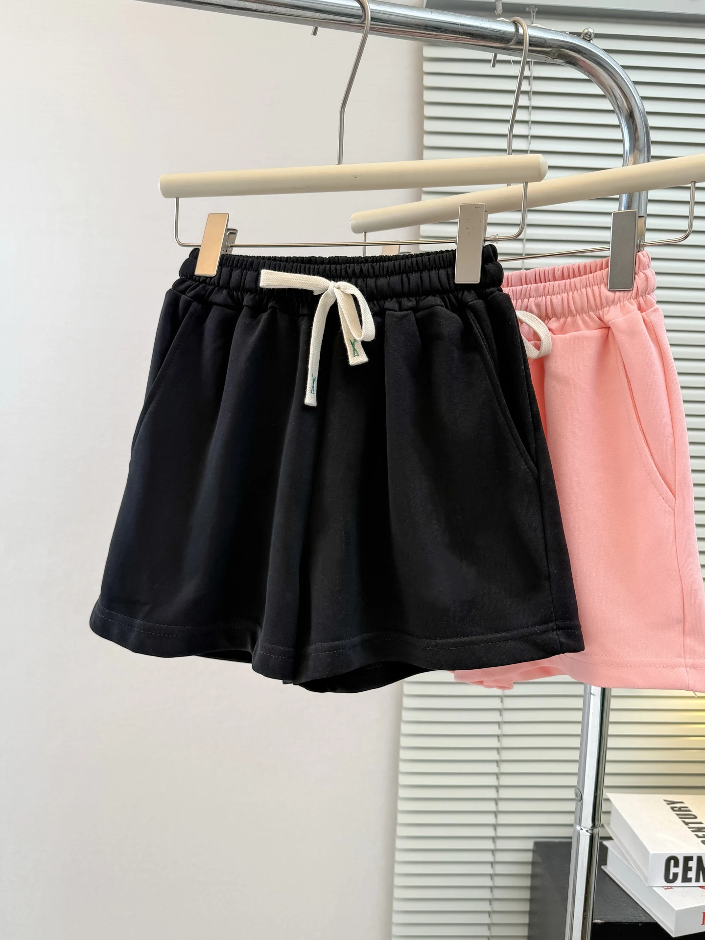 High Waist Drawstring Casual Sports Shorts Women Summer Korean Loose Hot Girl Wide Leg Straight Cut Pants Trendy
High Waist Drawstring Casual Sports Shorts Women Summer Korean Loose Hot Girl Wide Leg Straight Cut Pants Trendy