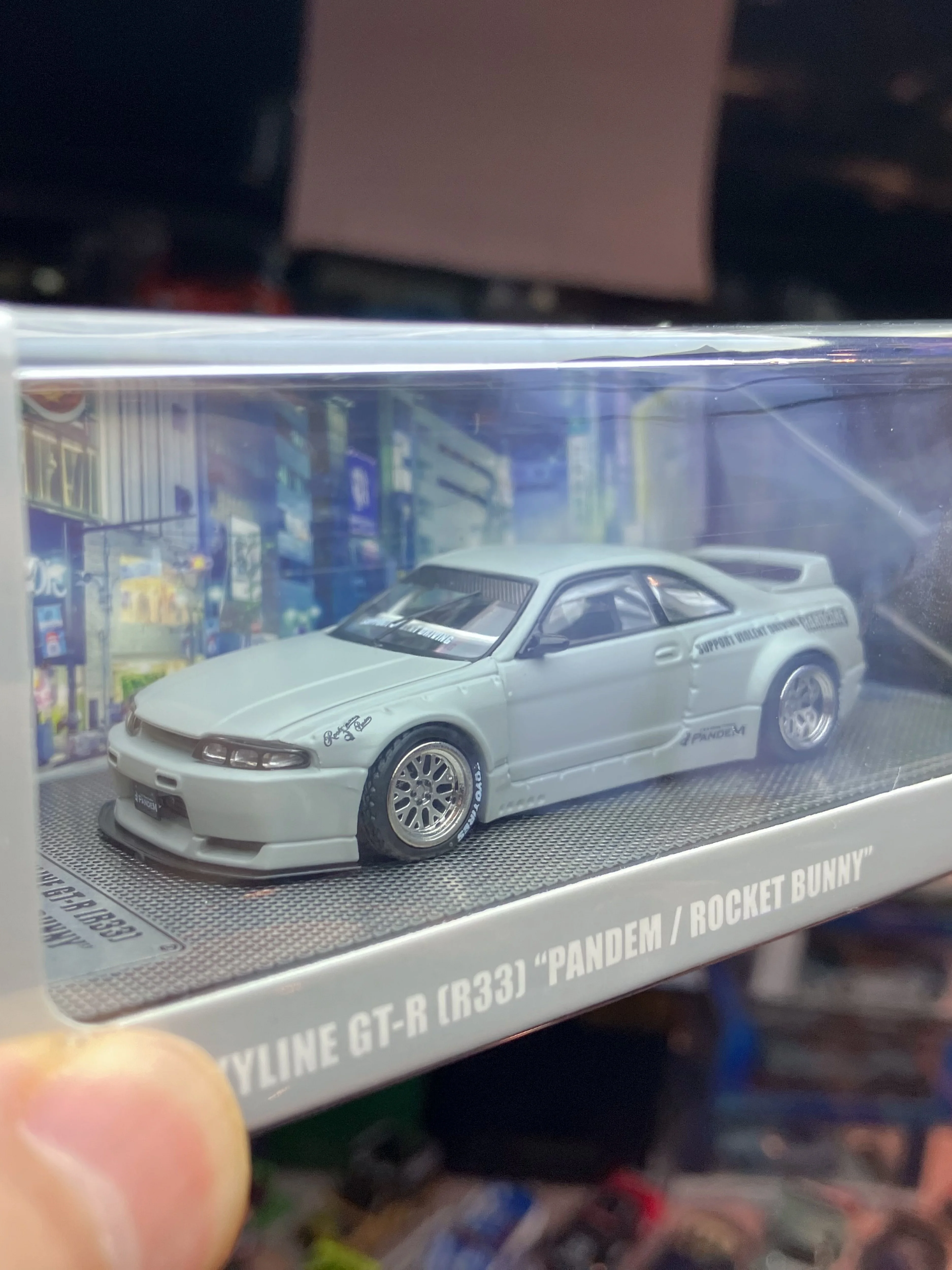 1/64 Inno Skyline GT-R R33 Pandem Rocket Bunny JDM Grey Diecast Model Car Collection Limited Edition Alloy
1/64 Inno Skyline GT-R R33 Pandem Rocket Bunny JDM Grey Diecast Model Car Collection Limited Edition Alloy