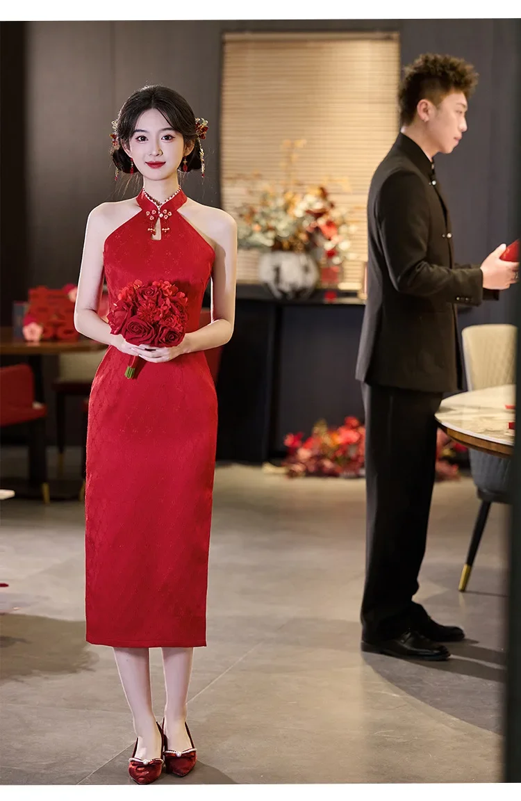 Hanging Neck Sleeveless Red Elegant Chinese Style Long Cheongsam New Summer Vintage Qipao Young Women Sexy Dress
Hanging Neck Sleeveless Red Elegant Chinese Style Long Cheongsam New Summer Vintage Qipao Young Women Sexy Dress 