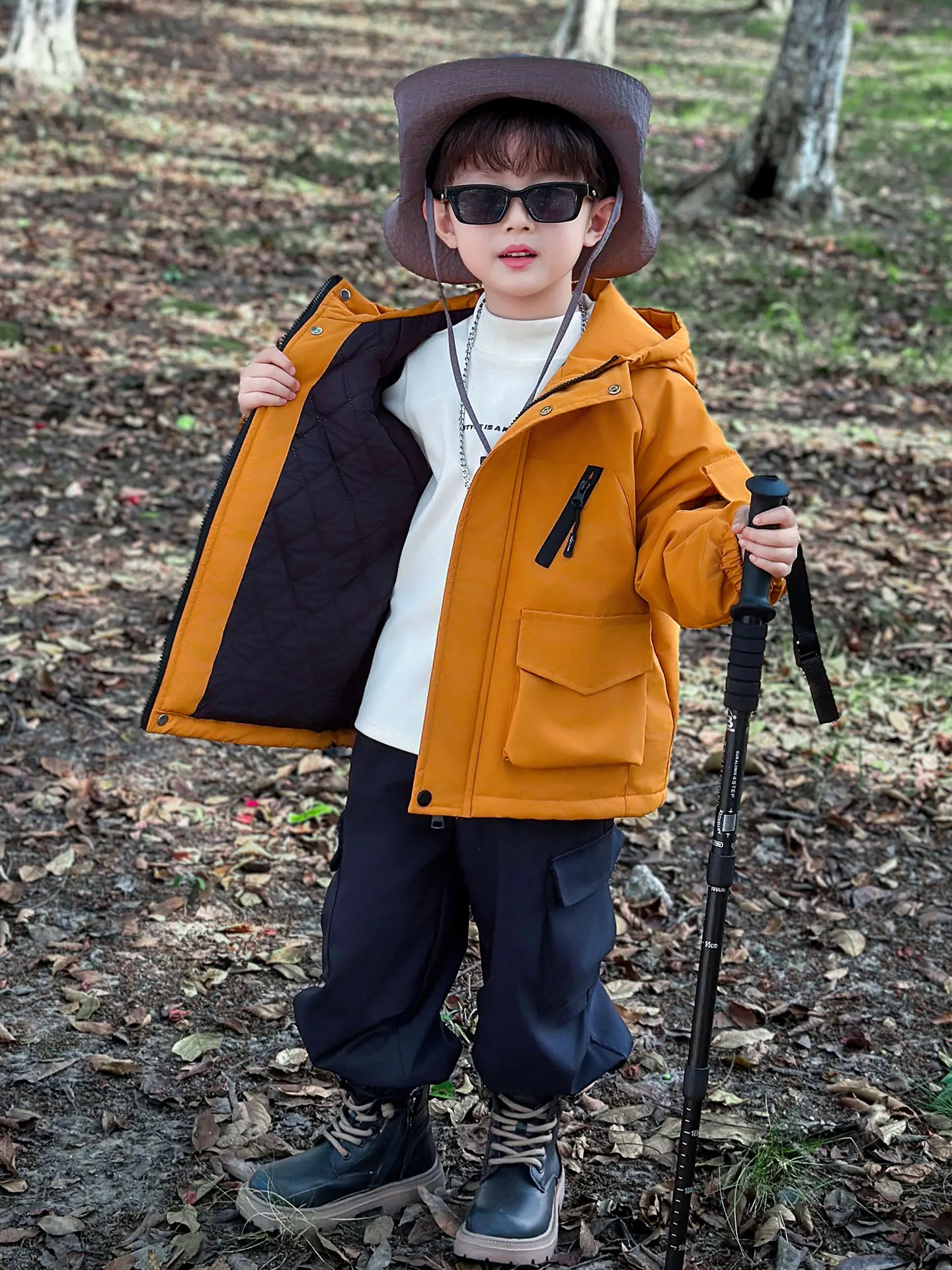 Thiened Cotton Jaet for Boys Autumn Winter Faionable Youth lin Coat Warm Long Sve Zipper Closure Color
Thiened Cotton Jaet for Boys Autumn Winter Faionable Youth lin Coat Warm Long Sve Zipper Closure Color