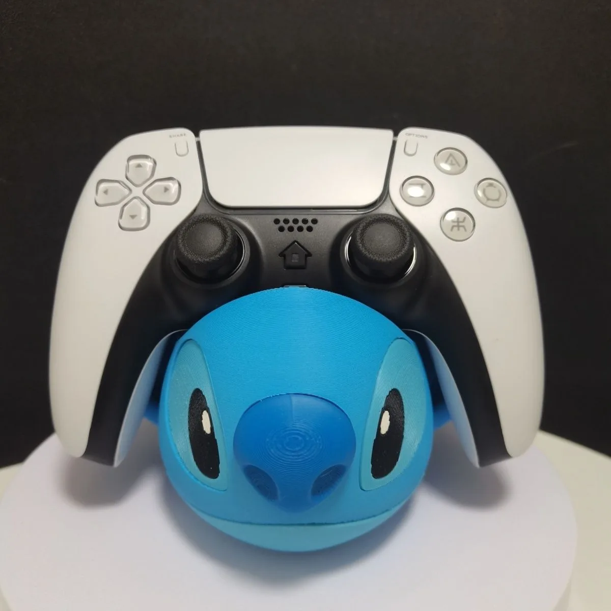 Stitch Game Controller Stand Universal PS4PS5 XBOXswitch Anime Pendant Cartoon Gift Storage
Stitch Game Controller Stand Universal PS4PS5 XBOXswitch Anime Pendant Cartoon Gift Storage