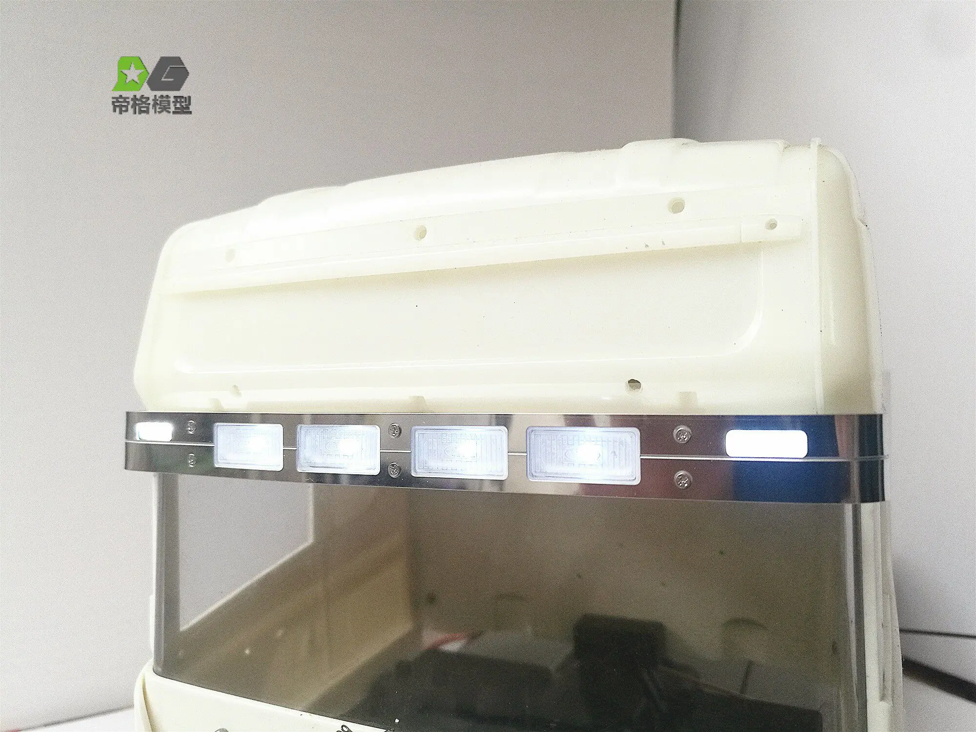 Metal Sun Visor With Light For 1/14 Tamiya RC Truck Trailer Tipper For Scania R R620 R730 R470 56323 Car Diy Parts Accessories
Metal Sun Visor With Light For 1/14 Tamiya RC Truck Trailer Tipper For Scania R R620 R730 R470 56323 Car Diy Parts Accessories