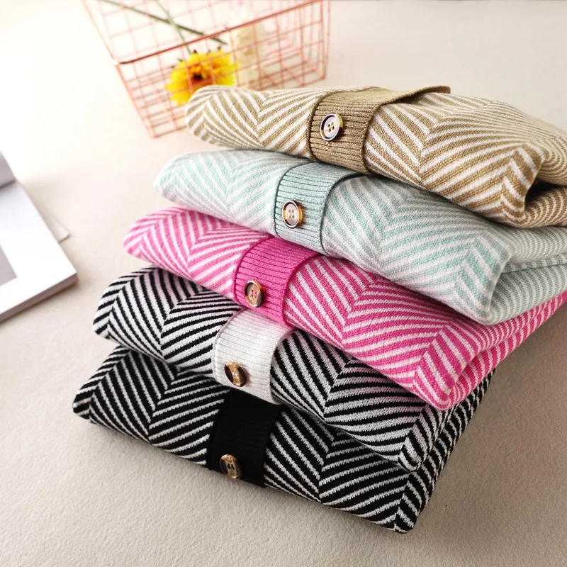 C 2022 New Spring Autumn Women's V Neck Long Sleeve Single Breasted Cardigan For Ladies Loose Stripe Sweater
C 2022 New Spring Autumn Women's V Neck Long Sleeve Single Breasted Cardigan For Ladies Loose Stripe Sweater