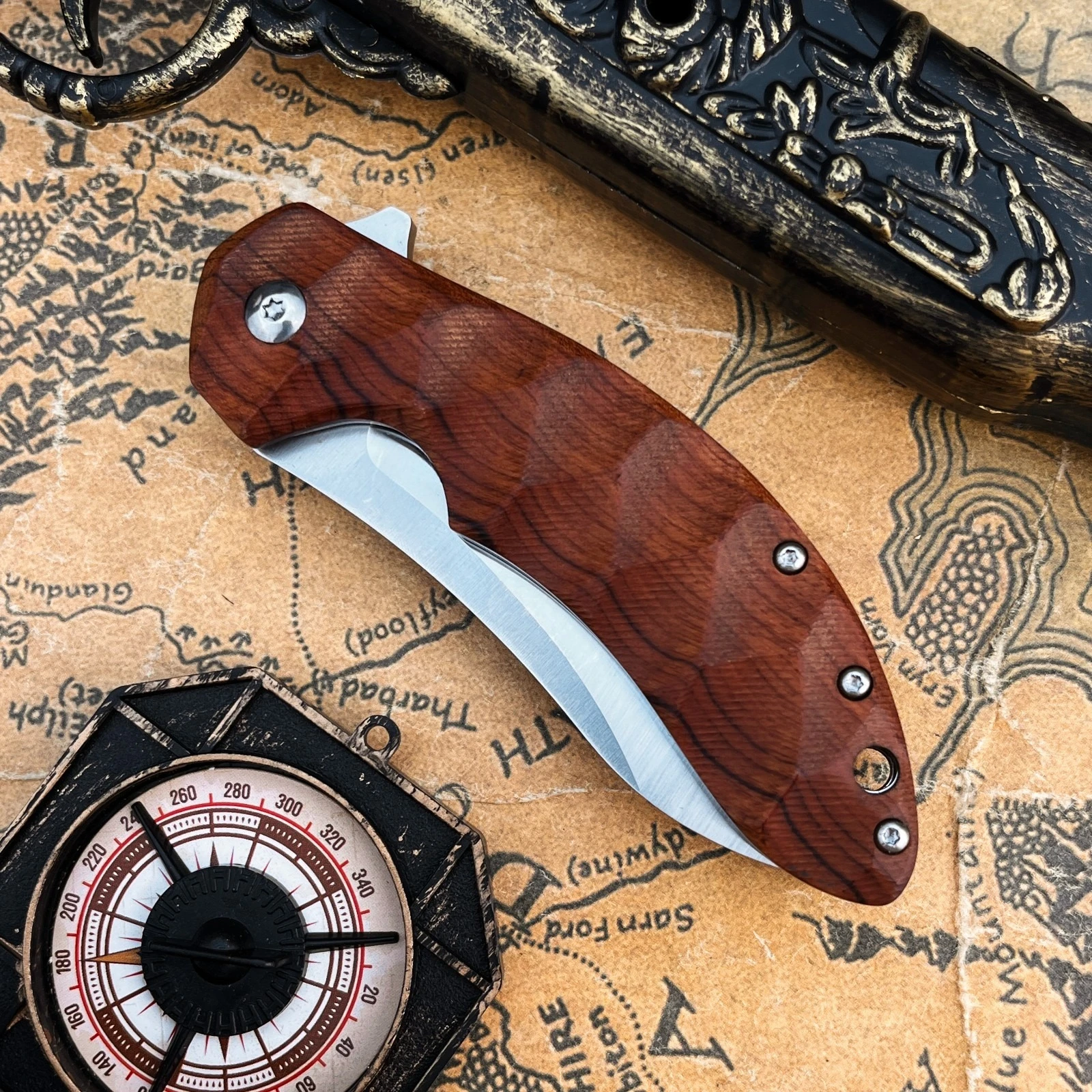 FX320 Compact Folding Knife 8Cr13Mov Steel Blade with Ergonomic Handle Ideal for Outdoor Camping Hiking and EDC Use
FX320 Compact Folding Knife 8Cr13Mov Steel Blade with Ergonomic Handle Ideal for Outdoor Camping Hiking and EDC Use