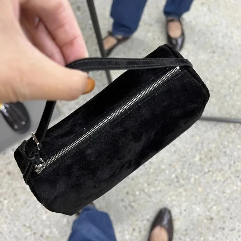Luxury 90s Pen Holder Bag Genuine Soft Cowhide & Suede Mini Crossbody Bag Hand-Carry Vintage Shoulder Purse for Women
Luxury 90s Pen Holder Bag Genuine Soft Cowhide & Suede Mini Crossbody Bag Hand-Carry Vintage Shoulder Purse for Women