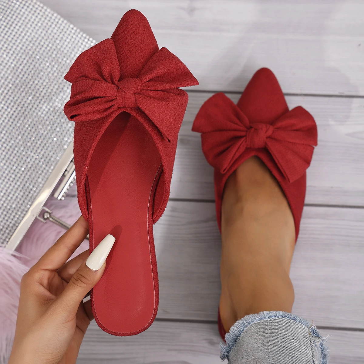 Bow Mules Shoes Woman 2025 New Korean Trend Pointed Toe Slippers For Women Summer Ladies Flat Sexy Shoes Woman Big Size 36-43
Bow Mules Shoes Woman 2025 New Korean Trend Pointed Toe Slippers For Women Summer Ladies Flat Sexy Shoes Woman Big Size 36-43