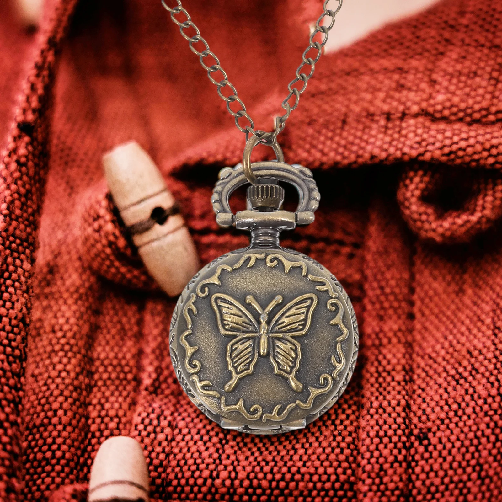 1Pcs Vintage Pocket Watch Butterflies Pattern Quartz Movement Hanging Necklace Watch Style Chain Pendant Unisex
1Pcs Vintage Pocket Watch Butterflies Pattern Quartz Movement Hanging Necklace Watch Style Chain Pendant Unisex