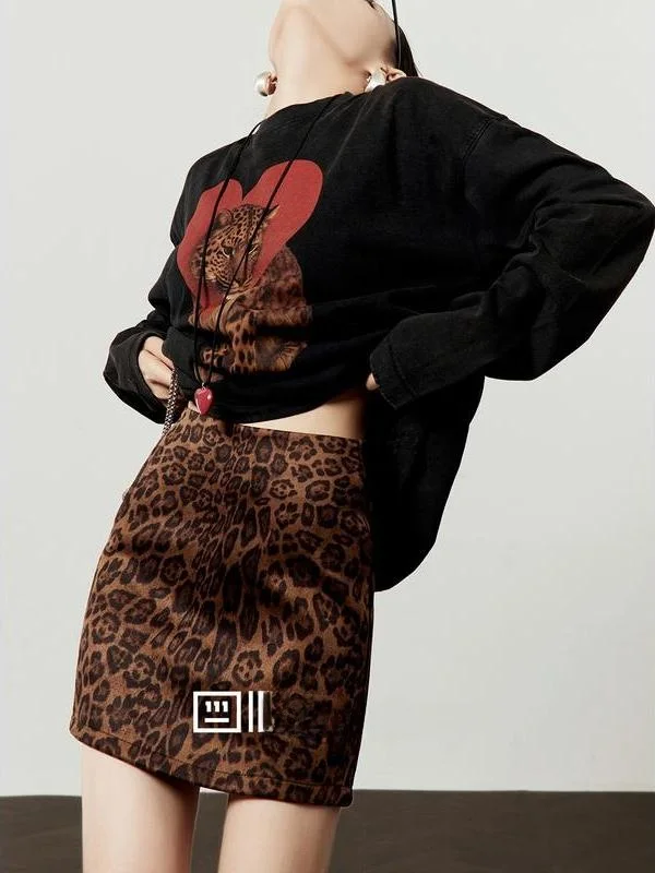 High Waist Leopard Print Skirt Women's Elegant A-Line Short Skirt Casual Polyester Cotton Blend Comfortable Fit Skirt
High Waist Leopard Print Skirt Women's Elegant A-Line Short Skirt Casual Polyester Cotton Blend Comfortable Fit Skirt