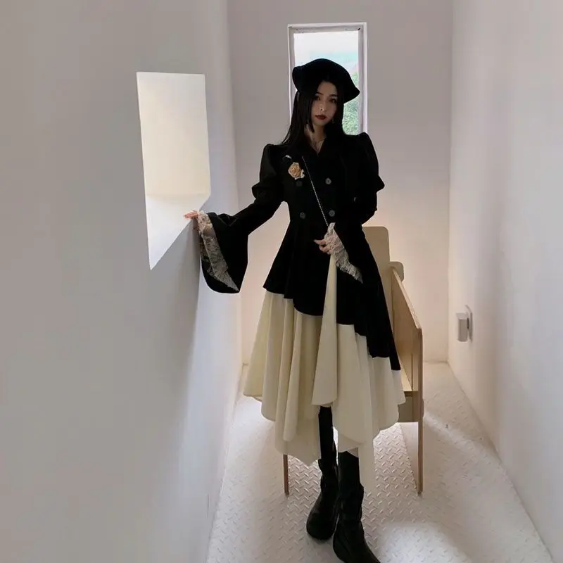 Women's Heavy Industry Lace Patchwork Large Hem Dress Version, Small Fragrant Style Slimming Casual Short Sleeved Street Fashion
Women's Heavy Industry Lace Patchwork Large Hem Dress Version, Small Fragrant Style Slimming Casual Short Sleeved Street Fashion
