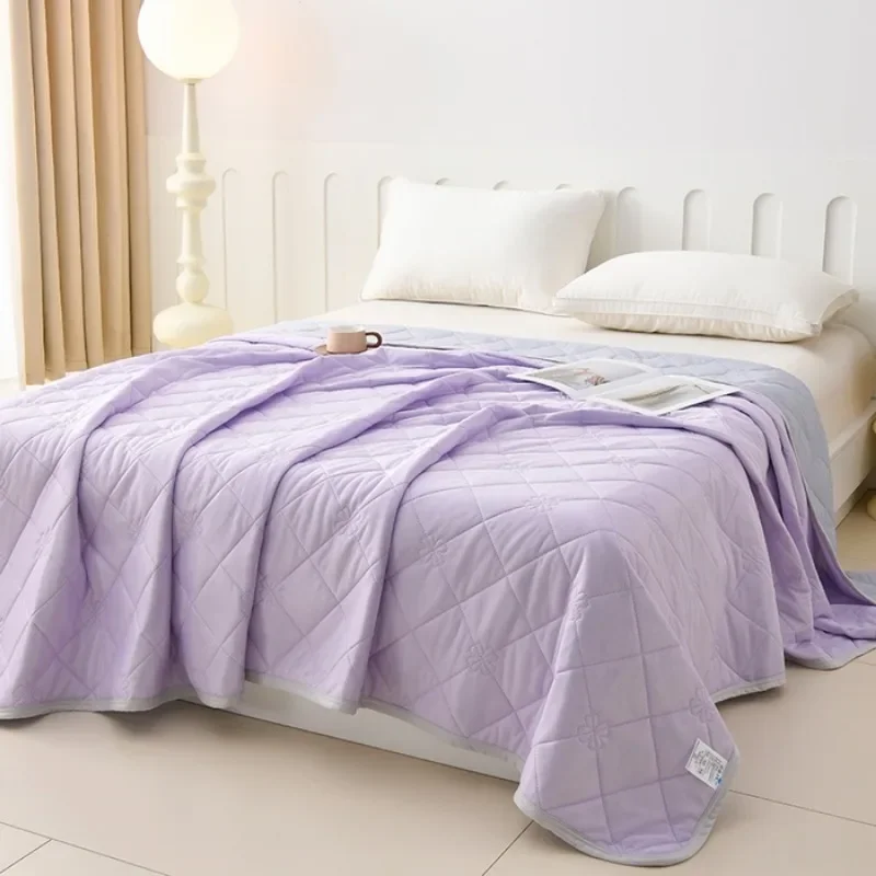 2025 popular ice cream cool silk solid color summer quilt cool and comfortable summer single summer quilt feel comfortable
2025 popular ice cream cool silk solid color summer quilt cool and comfortable summer single summer quilt feel comfortable