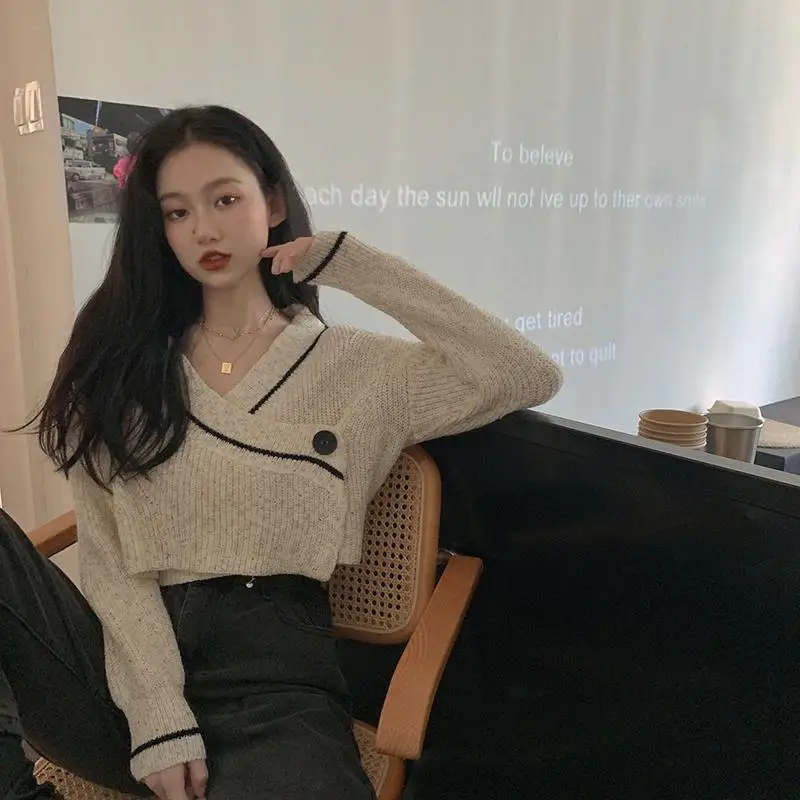 Pullovers Women Beige Popular Vintage Patchwork Button Design Cropped Ladies Newest Sweater Clothing Pullover Knitted Irregular
Pullovers Women Beige Popular Vintage Patchwork Button Design Cropped Ladies Newest Sweater Clothing Pullover Knitted Irregular