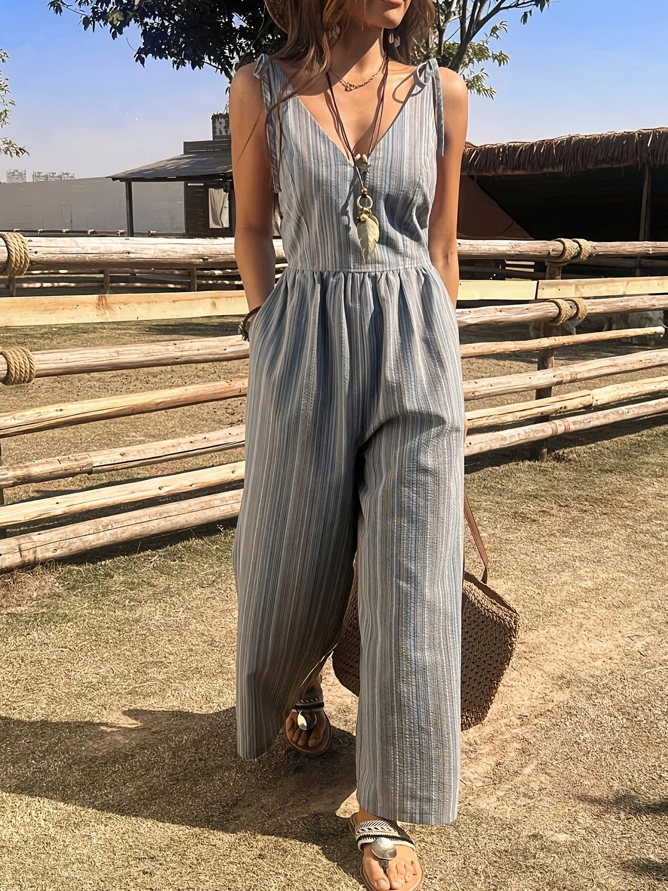 Summer new beach bohemian style striped backless sexy tied bow vacation style jumpsuit
Summer new beach bohemian style striped backless sexy tied bow vacation style jumpsuit