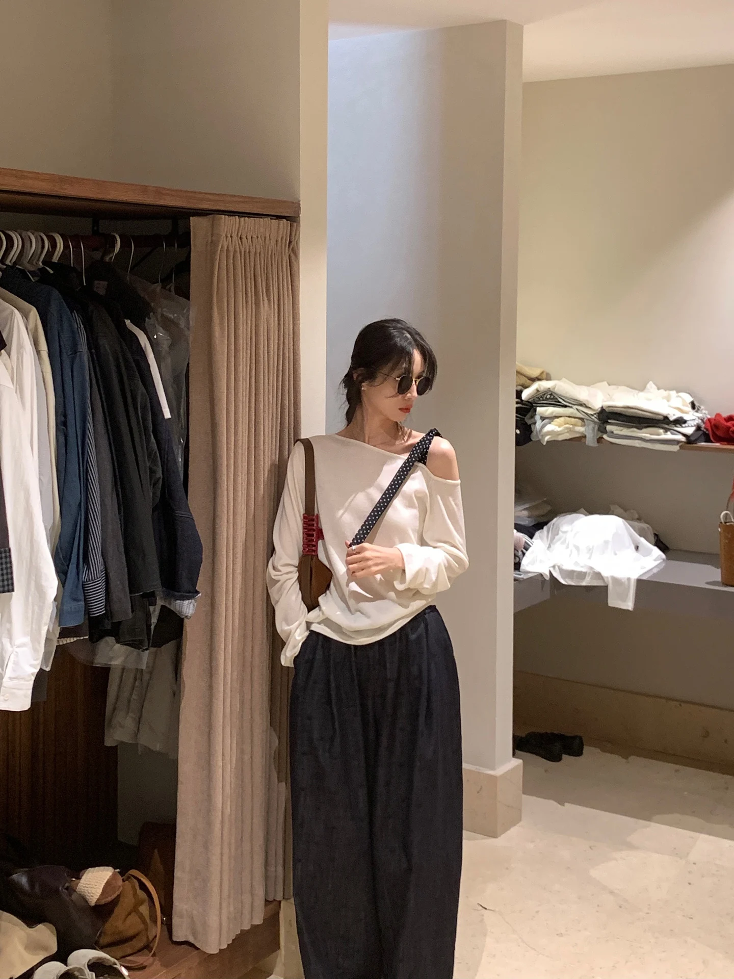 Korean Design Sensation Long Sve Knitted Sweater Women Gentle Sle Diagonal oulder Bow Tie Top New Arrival Autumn 2025
Korean Design Sensation Long Sve Knitted Sweater Women Gentle Sle Diagonal oulder Bow Tie Top New Arrival Autumn 2025