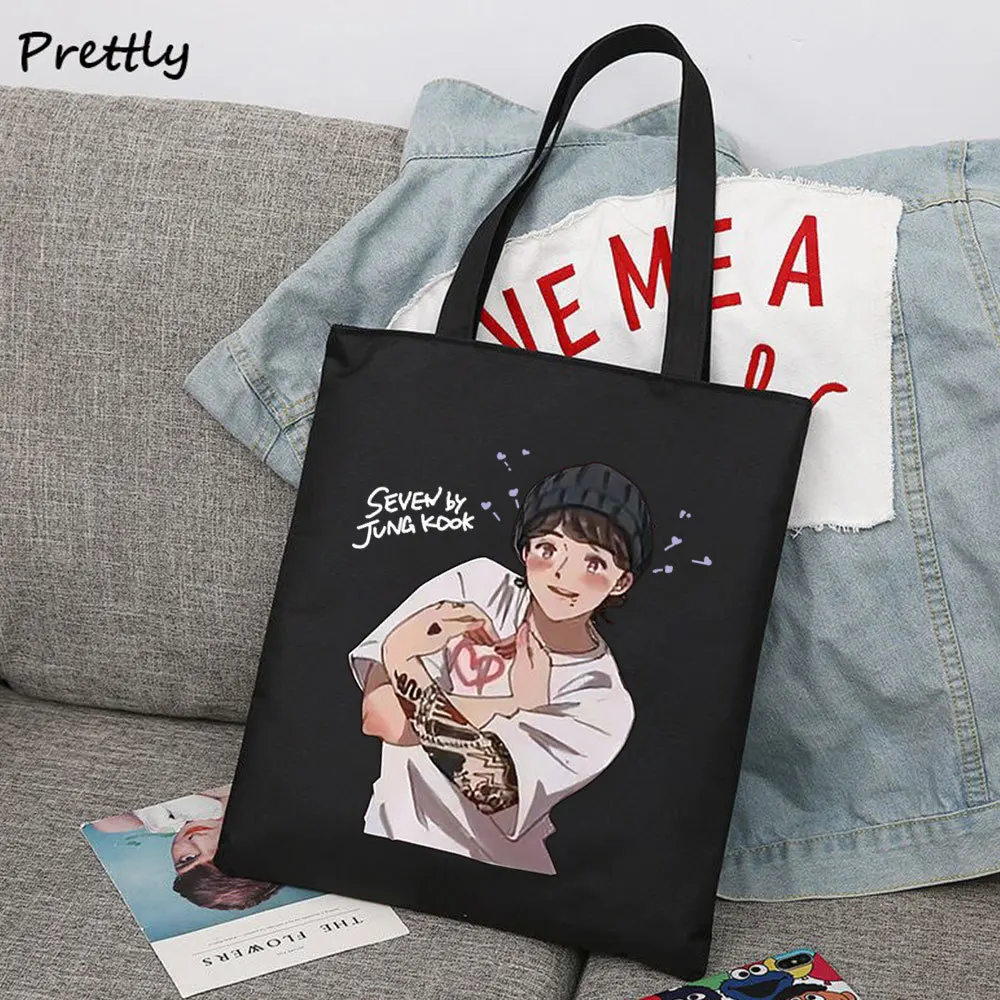 KPOP Jung Kook модная большая сумка JK Album SEVEN с мультяшным принтом и буквами, большая вместительная холщовая сумка на молнии, сумка на плечо, подарок для фанатов
KPOP Jung Kook модная большая сумка JK Album SEVEN с мультяшным принтом и буквами, большая вместительная холщовая сумка на молнии, сумка на плечо, подарок для фанатов