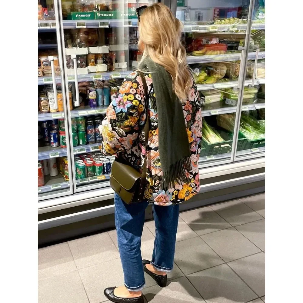 Fashion Floral Print Cotton Jackets Woman 2023 Autumn Winter Long Sleeve Thick Warm Coats Female Stand Collar Street Outerwear
Fashion Floral Print Cotton Jackets Woman 2023 Autumn Winter Long Sleeve Thick Warm Coats Female Stand Collar Street Outerwear