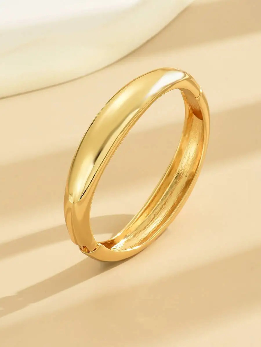 Stylish Simple Glossy Metal Cuff Bracelet For Women Daily Business Casual French Romantic Minimalist
Stylish Simple Glossy Metal Cuff Bracelet For Women Daily Business Casual French Romantic Minimalist