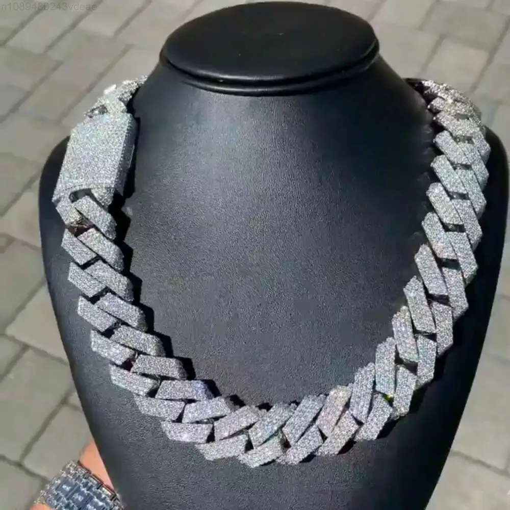 Classic 22 Mm Moissanite Micro Pave Hip Hop Iced Out Miami Cuban Link Chain 24 Inch
Classic 22 Mm Moissanite Micro Pave Hip Hop Iced Out Miami Cuban Link Chain 24 Inch