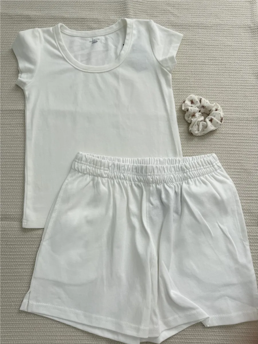 White Basic T-shirt Shorts 2 Piece Sets Women New Simple O-neck Tees+ Casual Elastic Straight Sweatshorts Cute Casual Home Set
White Basic T-shirt Shorts 2 Piece Sets Women New Simple O-neck Tees+ Casual Elastic Straight Sweatshorts Cute Casual Home Set