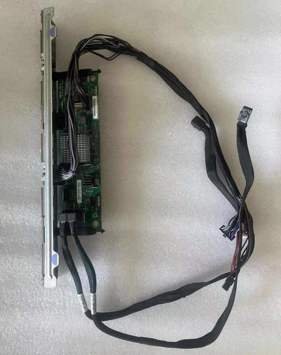 X3550M5 10 bay 2.5' hard disk backplane adapter plate board 00FJ758 00KG358 with cables
X3550M5 10 bay 2.5' hard disk backplane adapter plate board 00FJ758 00KG358 with cables