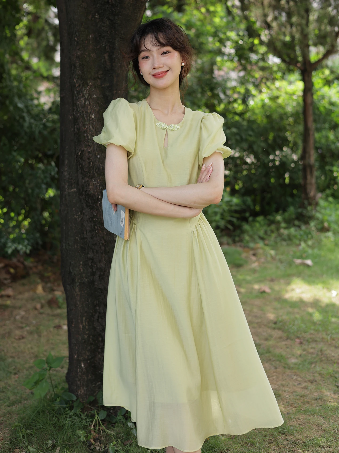 MUNNS2025SS Retro Chinese Style Dress Women's Summer Waist Cinching Slimming Elegant Ageless Skirt A-Line Midi Dress
MUNNS2025SS Retro Chinese Style Dress Women's Summer Waist Cinching Slimming Elegant Ageless Skirt A-Line Midi Dress
