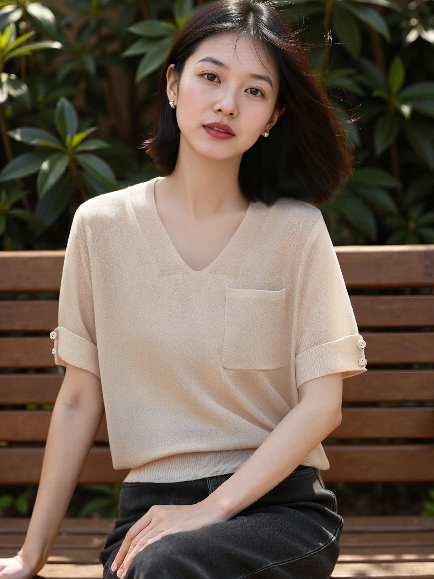 Chivirin Summer 2026 V-Ne Knitted ort Sve Loose Fit Pure Color T-irt Women's Faionable Age-Defng Top
Chivirin Summer 2026 V-Ne Knitted ort Sve Loose Fit Pure Color T-irt Women's Faionable Age-Defng Top