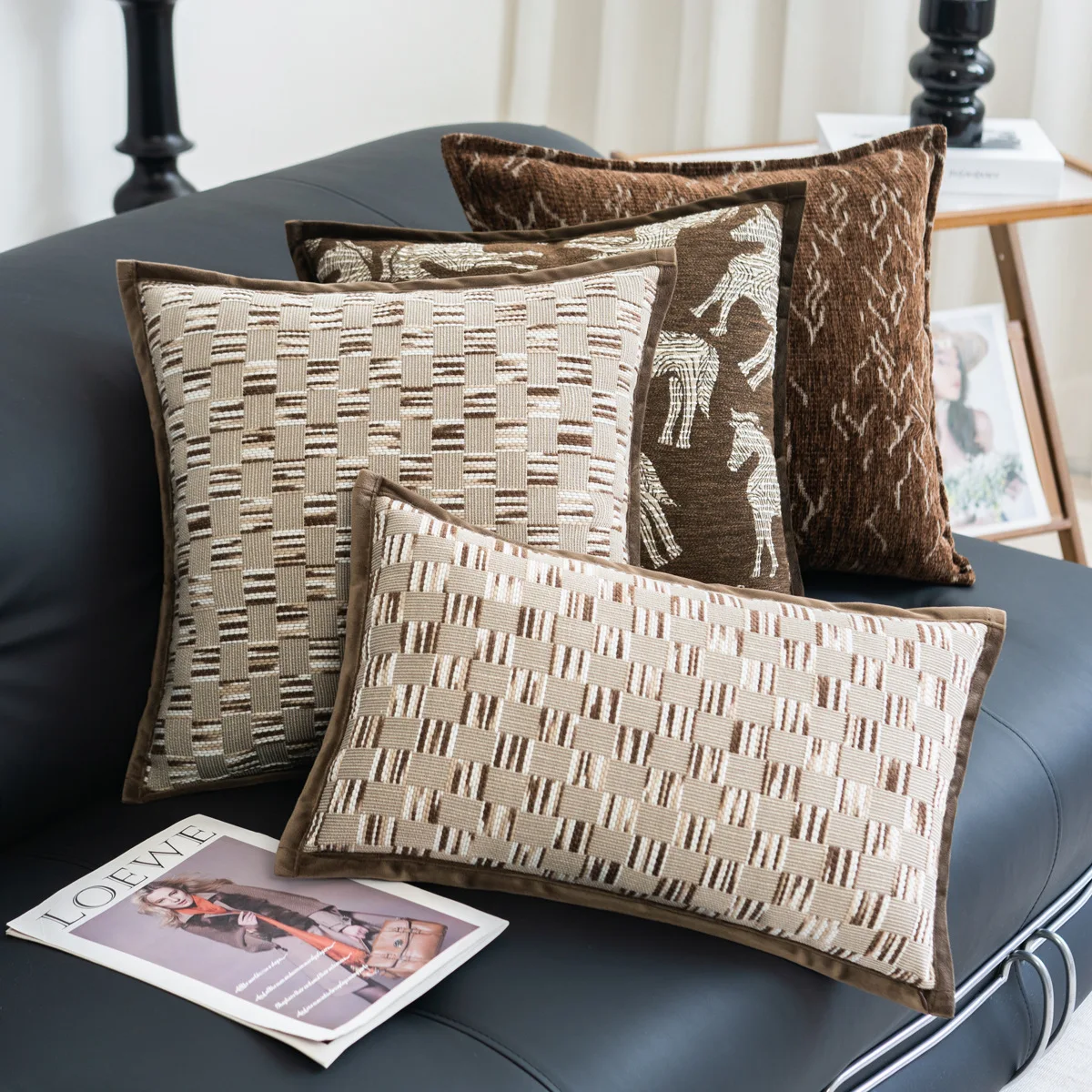 Premium Chenille Jacquard Woven Cushion Cover Melard Vintage Throw Pillow Cover Mid Century Modern Sofa Cushion Case Home Decor
Premium Chenille Jacquard Woven Cushion Cover Melard Vintage Throw Pillow Cover Mid Century Modern Sofa Cushion Case Home Decor
