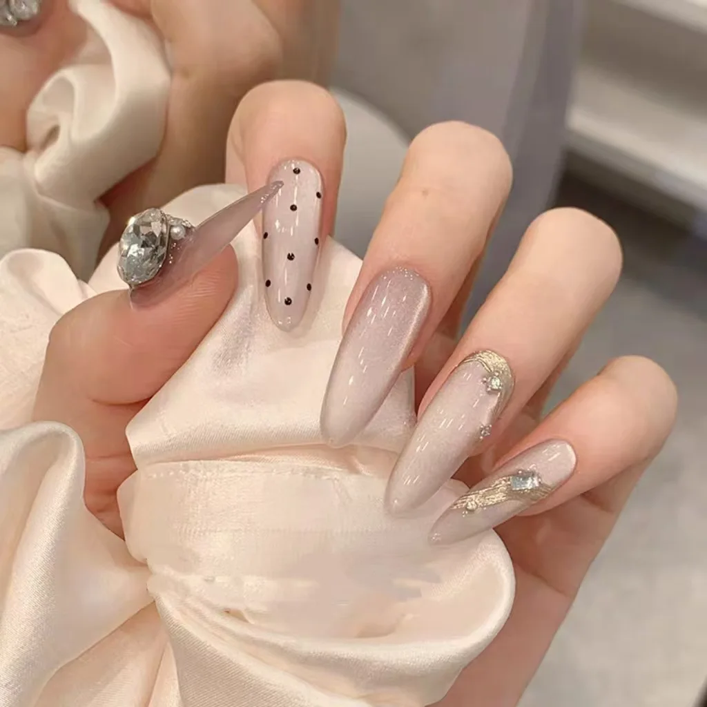 Hand-made Cat Eye Wear A High-grade Sense of Niche Whitening Nail Products in Autumn and Winter Wearable 2025 Luxury
Hand-made Cat Eye Wear A High-grade Sense of Niche Whitening Nail Products in Autumn and Winter Wearable 2025 Luxury