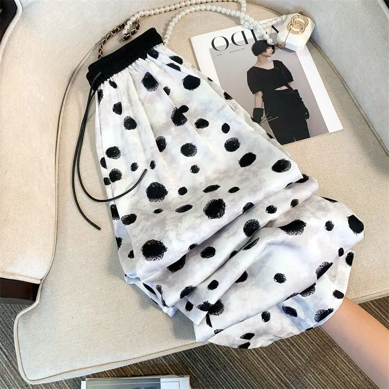 Ice Silk Cool Wide-leg Pants Women Summer Thin and Plump Large-sized Sun Protection Cool Drape Ink Wash Polka Dot Printed Pants
Ice Silk Cool Wide-leg Pants Women Summer Thin and Plump Large-sized Sun Protection Cool Drape Ink Wash Polka Dot Printed Pants