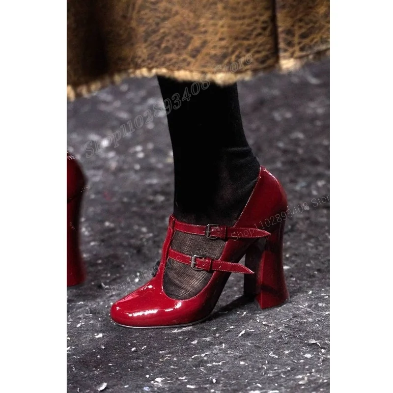 Red Color T-Strap Hollow Pumps Patent Leather Buckle Round Toe Chunky Heel Women Shoes 2023 Fashion Sexy Zapatos Para Mujere
Red Color T-Strap Hollow Pumps Patent Leather Buckle Round Toe Chunky Heel Women Shoes 2023 Fashion Sexy Zapatos Para Mujere