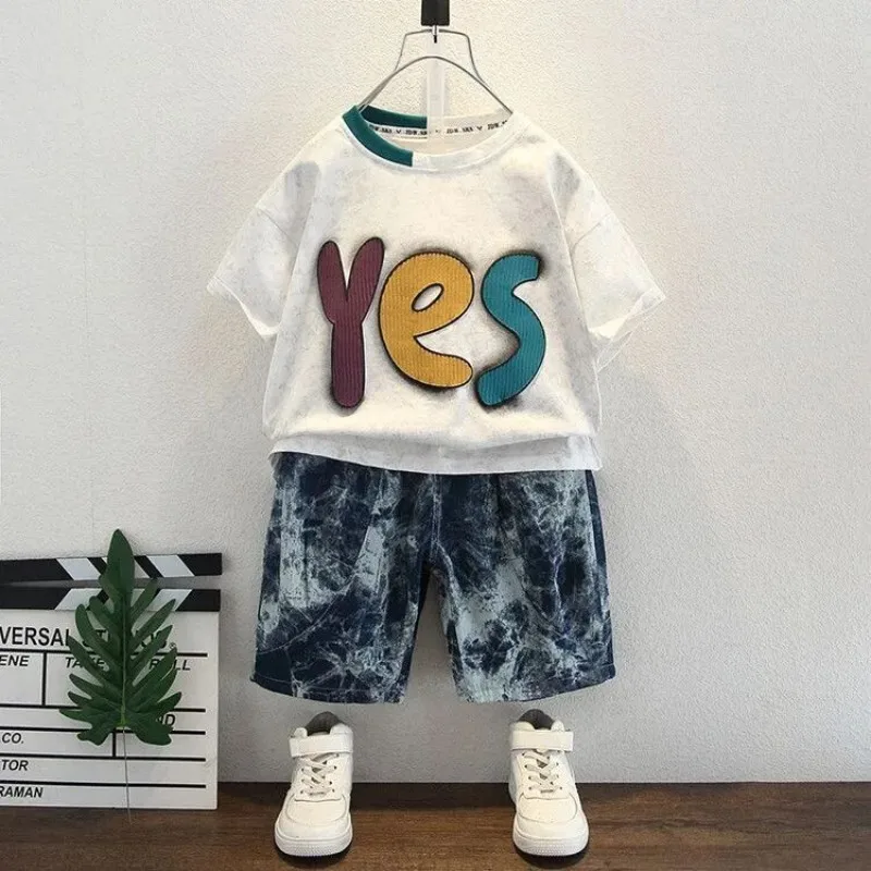 Boys' summer outfit set 2025 new style children's stylish short sleeved baby clothes summer handsome two-piece set
Boys' summer outfit set 2025 new style children's stylish short sleeved baby clothes summer handsome two-piece set