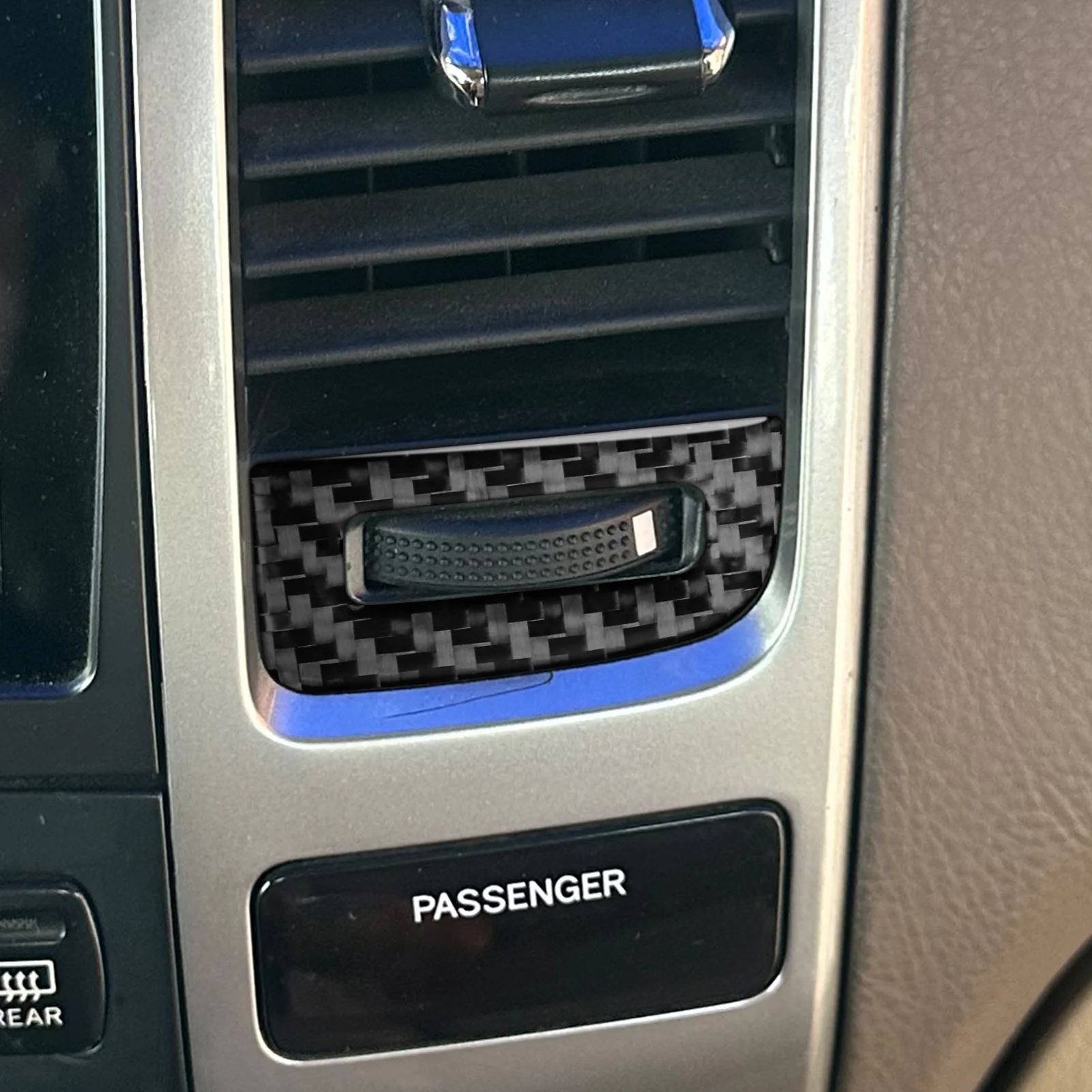 Soft Carbon Fiber Central Air Vent Knob Adjustment Trim Cover For Lexus GX470 For Toyota Prado 2003-2009 Interior Accessories
Soft Carbon Fiber Central Air Vent Knob Adjustment Trim Cover For Lexus GX470 For Toyota Prado 2003-2009 Interior Accessories