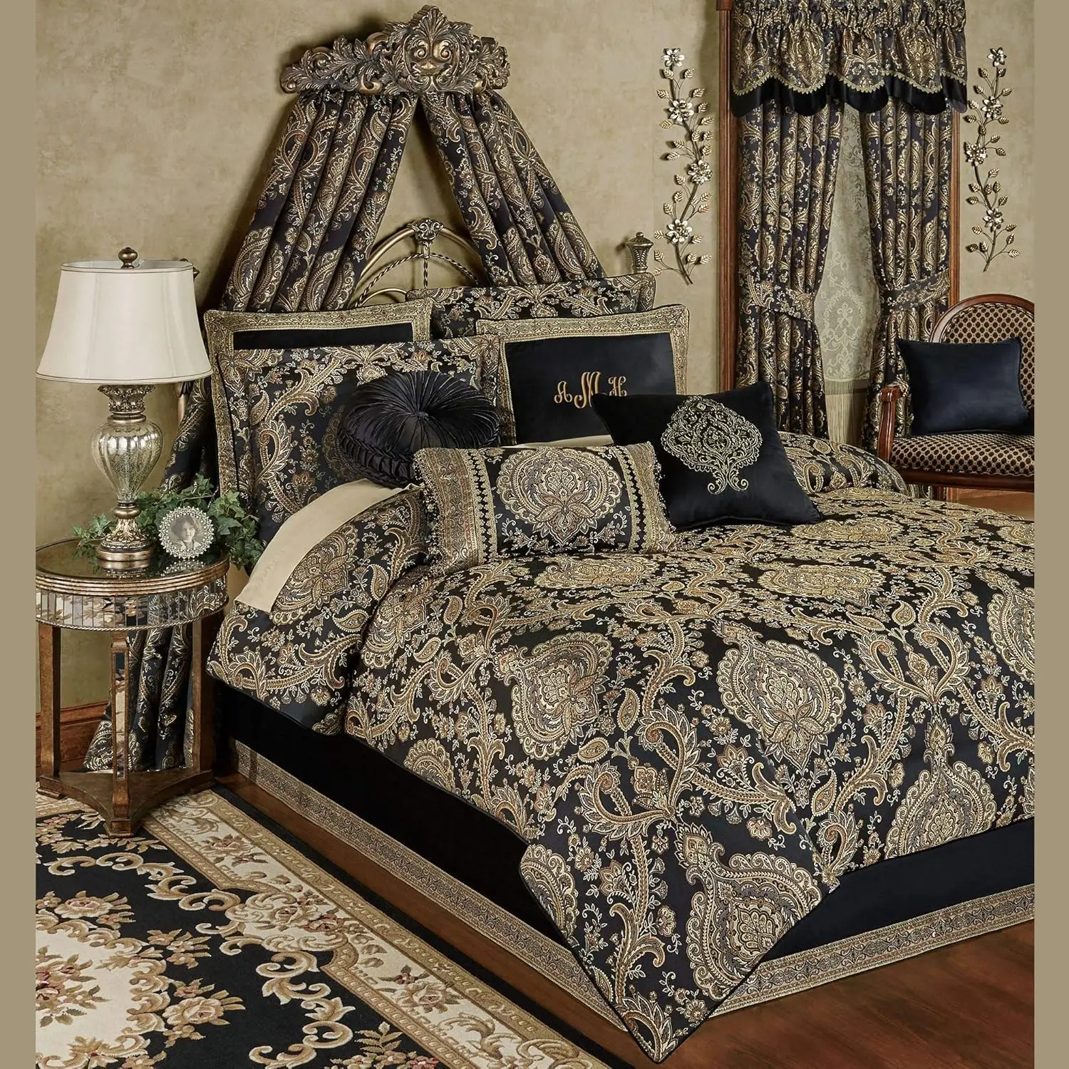 Touch Of Class Bellevue Comforter Set Black - Oversized Bedding - Queen Size - Rayon Polyester - Jacquard Woven Medallion
Touch Of Class Bellevue Comforter Set Black - Oversized Bedding - Queen Size - Rayon Polyester - Jacquard Woven Medallion