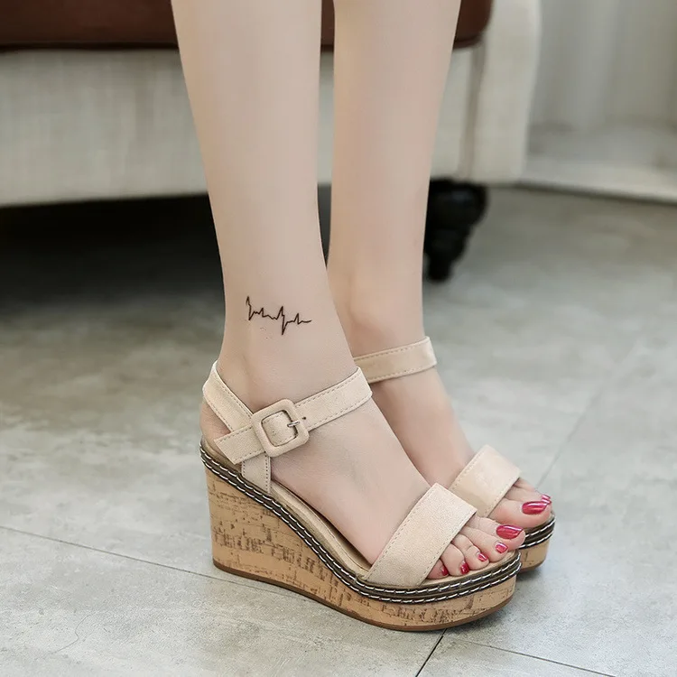 Korean Style Wedge Sandals Women Suede Ankle Strap Peep Toe Shoes Thick Sole Platform Open Toe Summer Fashion Footwear
Korean Style Wedge Sandals Women Suede Ankle Strap Peep Toe Shoes Thick Sole Platform Open Toe Summer Fashion Footwear