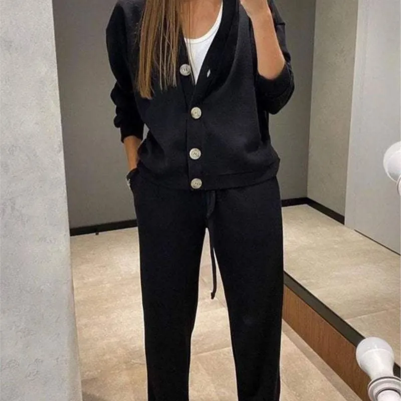 2025 New 2 Pieces Sweater Suit Set Autumn Winter Women Sweater Suits Single Buttons Cardigans + Elastic Waist Long Pants
2025 New 2 Pieces Sweater Suit Set Autumn Winter Women Sweater Suits Single Buttons Cardigans + Elastic Waist Long Pants