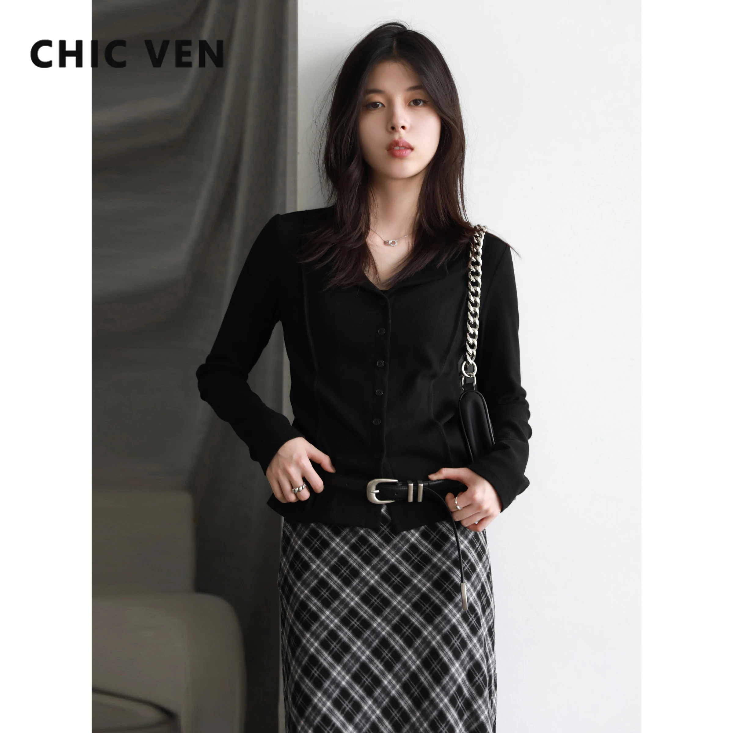 CHIC VEN Women Cardigan Korean Casual Solid Small Lapel Long Sleeved Knitted Tops Fashion Female Sweaters Spring Autumn New 2025
CHIC VEN Women Cardigan Korean Casual Solid Small Lapel Long Sleeved Knitted Tops Fashion Female Sweaters Spring Autumn New 2025