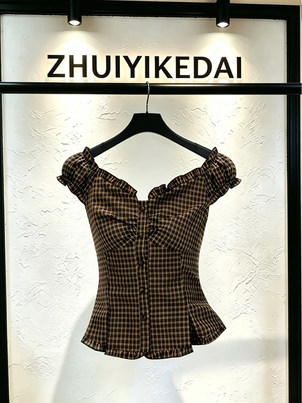 Cafe Brown Plaid Summer New Style Women's Shirt Vintage Style Slimming Short Sleeve One Shoulder Pleated Commuter Versatile W...
Cafe Brown Plaid Summer New Style Women's Shirt Vintage Style Slimming Short Sleeve One Shoulder Pleated Commuter Versatile W...